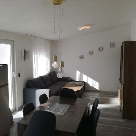 Apartman Kety วีร์ ภายนอก รูปภาพ