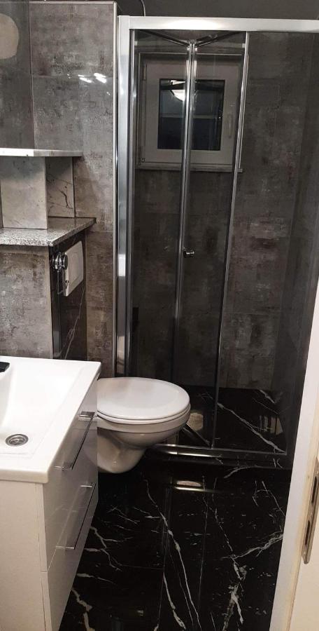 Apartman Kety วีร์ ภายนอก รูปภาพ